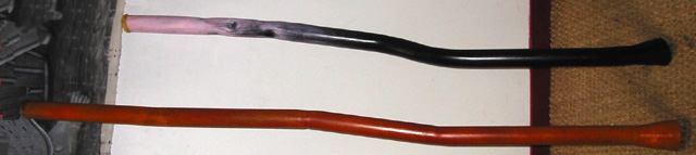 en haut
<br />taille :1 m 20
<br />pvc
<br />diam embouchure :3.5
<br />diam base :5.5
<br />note :mi il me semble
<br />
<br />en bas
<br />taille :1m 44
<br />pvc
<br />diam embouchure :3.5
<br />diam base :5.5
<br />note : do